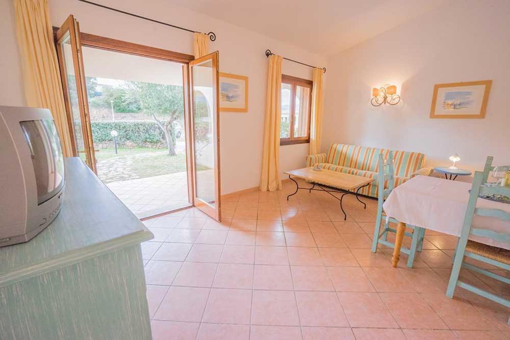 Baia Sant Anna Con Piscina Apartment
