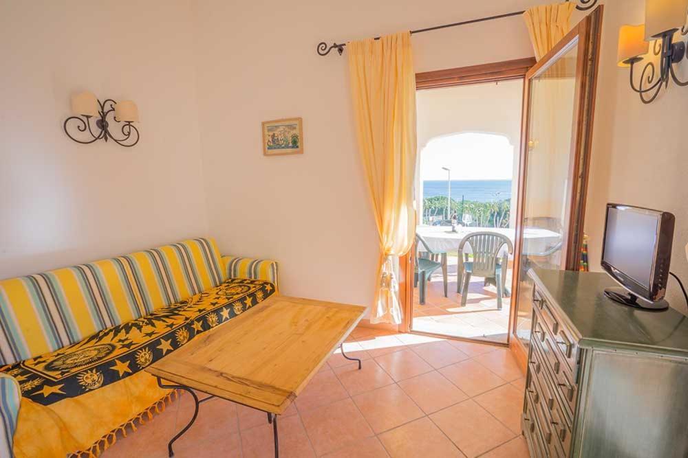 Apartment Baia Sant Anna Con Piscina Tanaunella