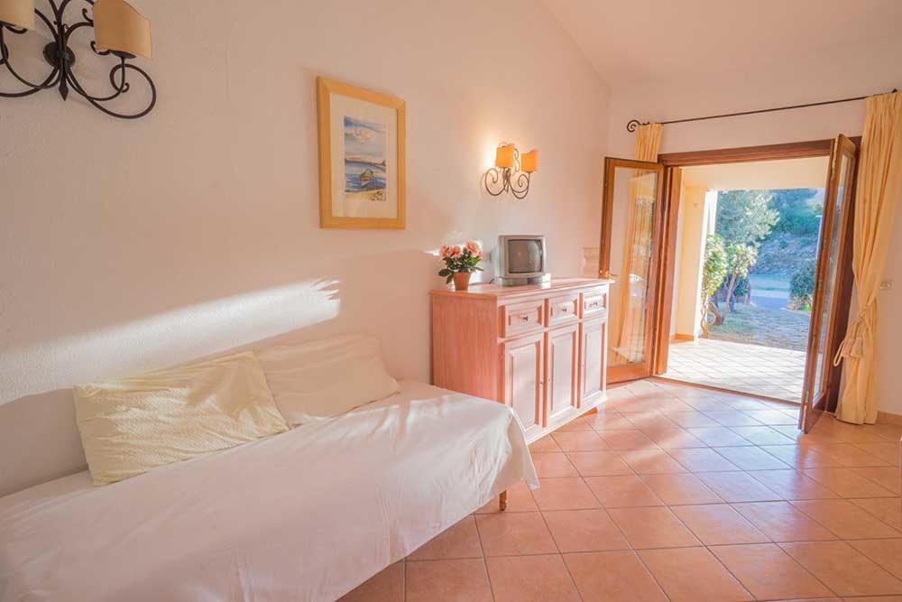 Baia Sant Anna Con Piscina Apartment Tanaunella