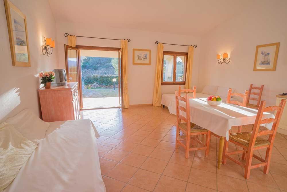 Apartment Baia Sant Anna Con Piscina Tanaunella