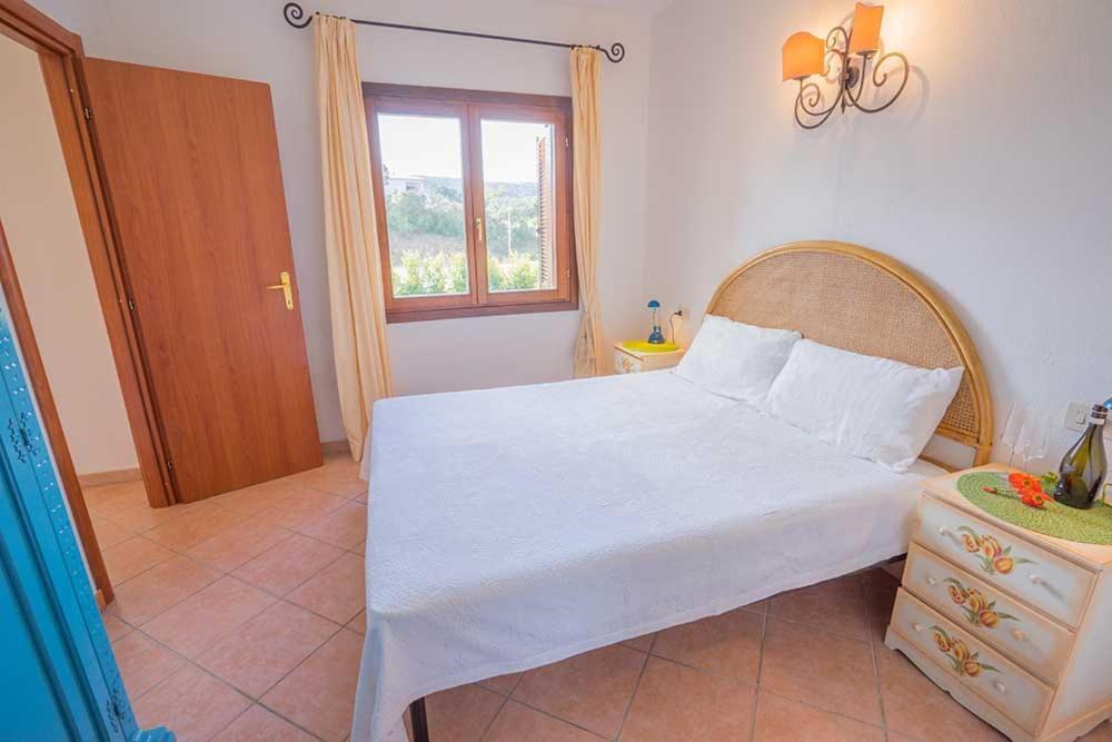 Baia Sant Anna Con Piscina Apartment